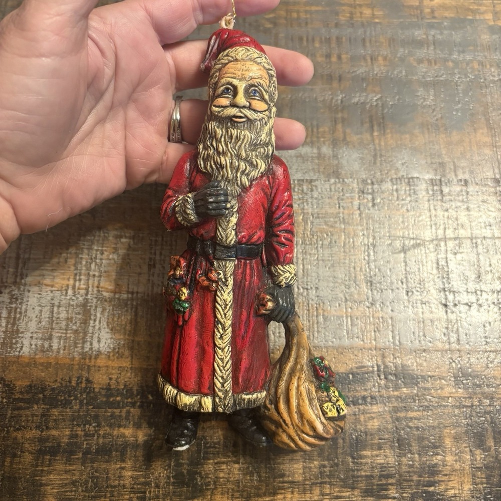S.D.I. 1978 Blow Mold Plastic 6"  Santa Christmas Ornament Hong Kong VINTAGE